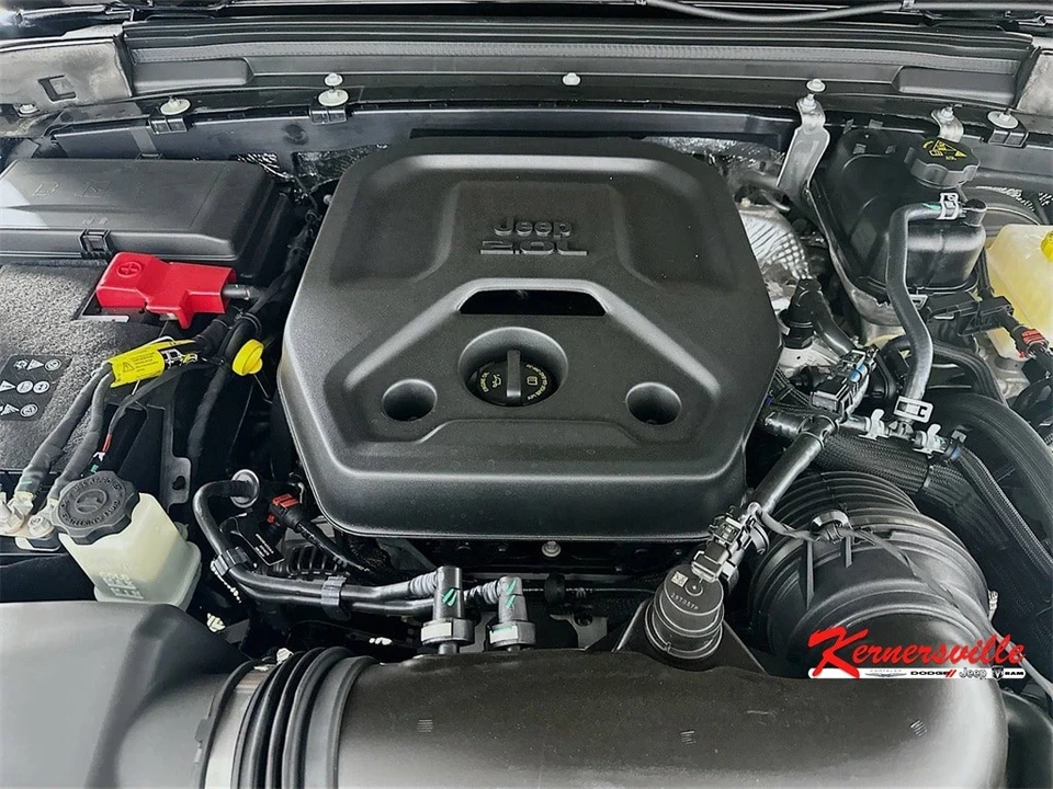 2025 Jeep JL Wrangler - Image 18 of 21
