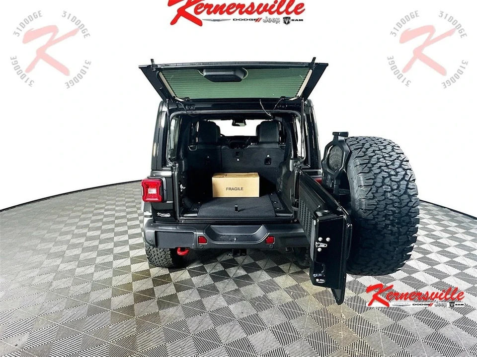 2025 Jeep JL Wrangler - Image 16 of 21