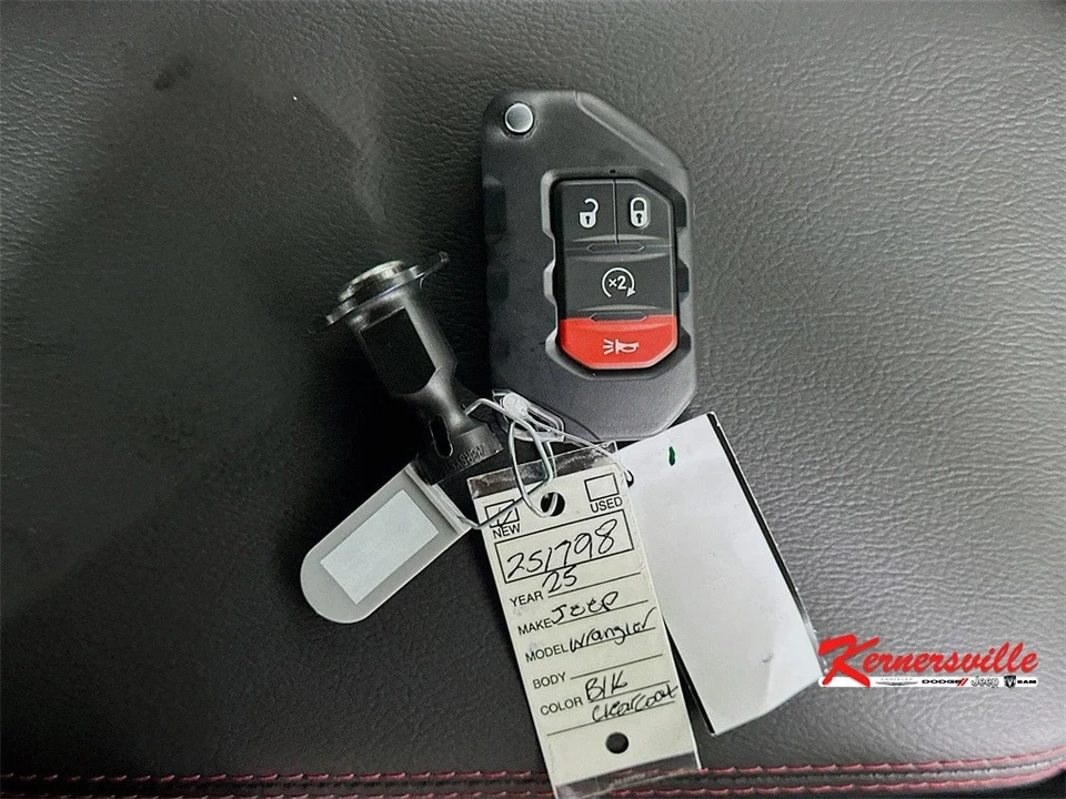2025 Jeep JL Wrangler - Image 20 of 21