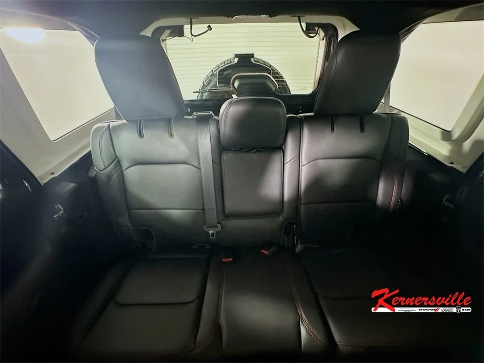 2025 Jeep JL Wrangler - Image 10 of 21