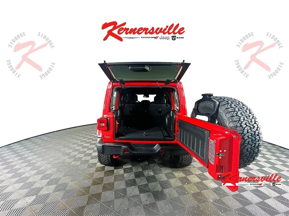 2025 Jeep JL Wrangler - Image 16 of 21