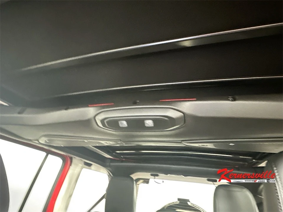 2025 Jeep JL Wrangler - Image 14 of 21