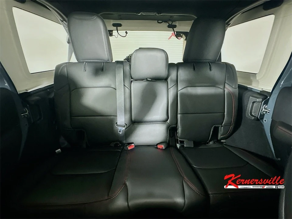 2025 Jeep JL Wrangler - Image 10 of 21