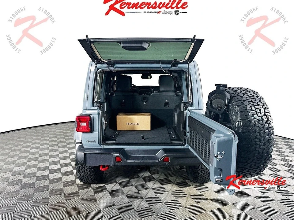 2025 Jeep JL Wrangler - Image 16 of 21