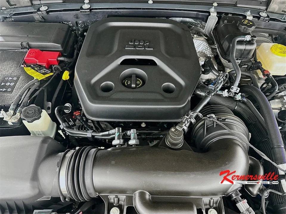 2025 Jeep JL Wrangler - Image 18 of 21