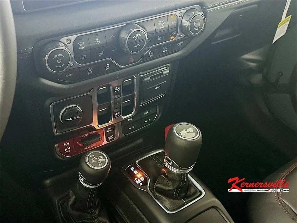 2025 Jeep JL Wrangler - Image 12 of 21