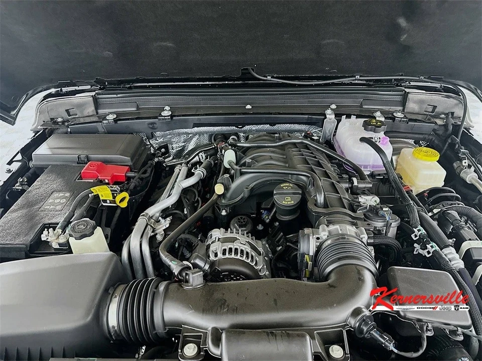 2025 Jeep JL Wrangler - Image 18 of 21