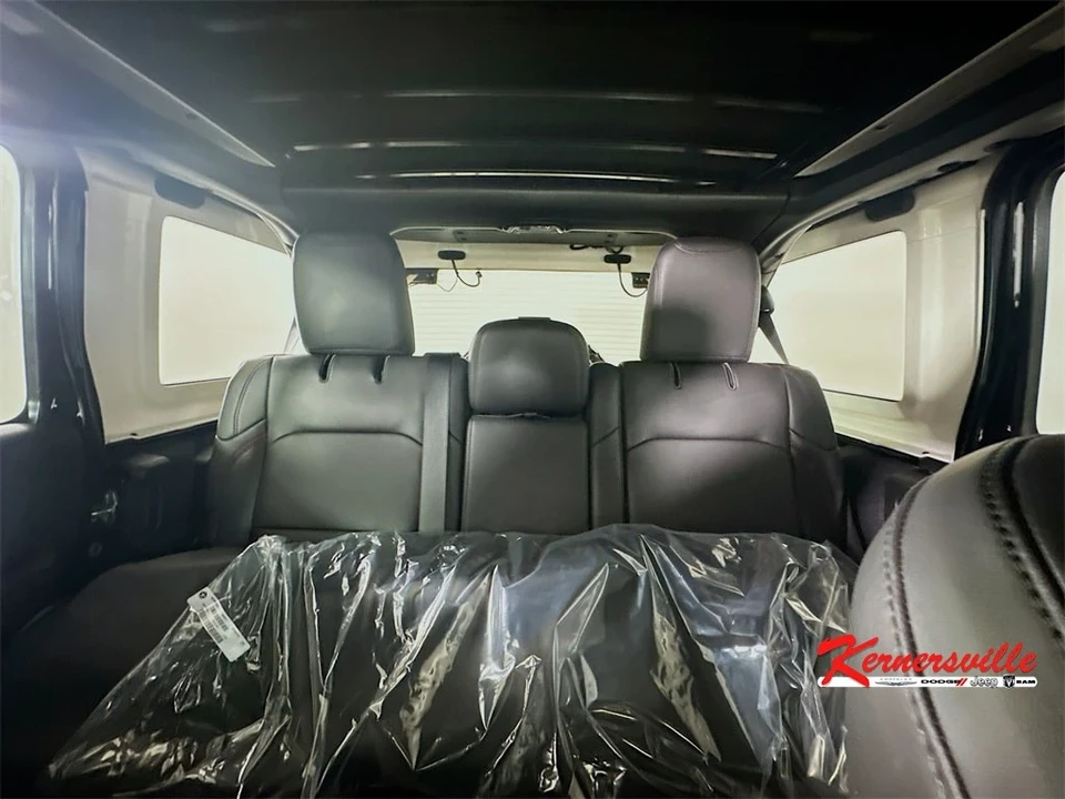 2025 Jeep JL Wrangler - Image 10 of 21