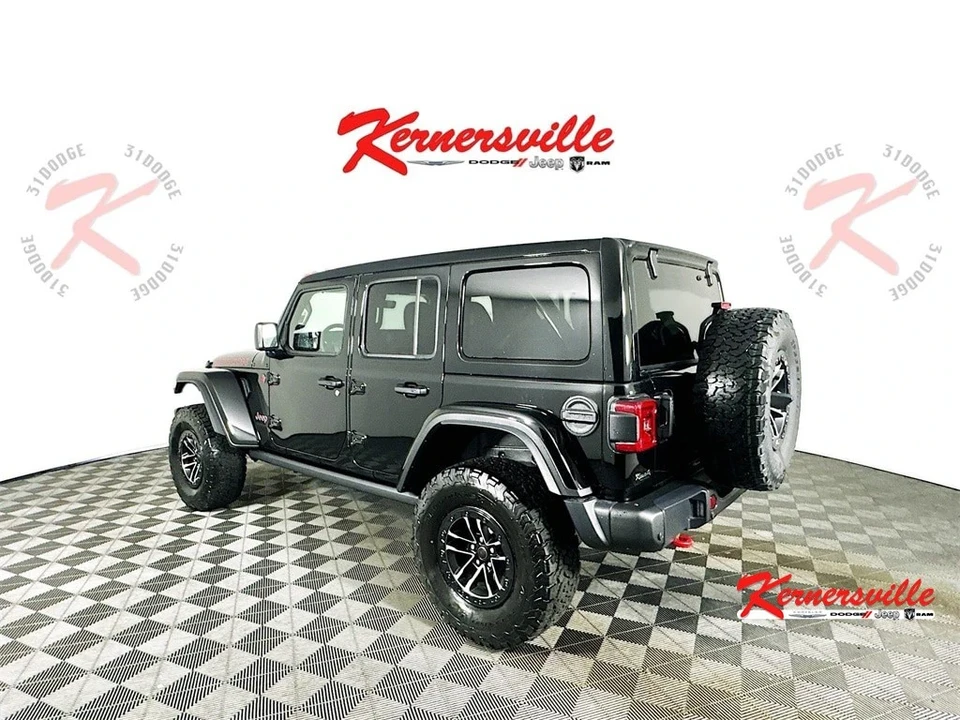 2025 Jeep JL Wrangler - Image 5 of 21