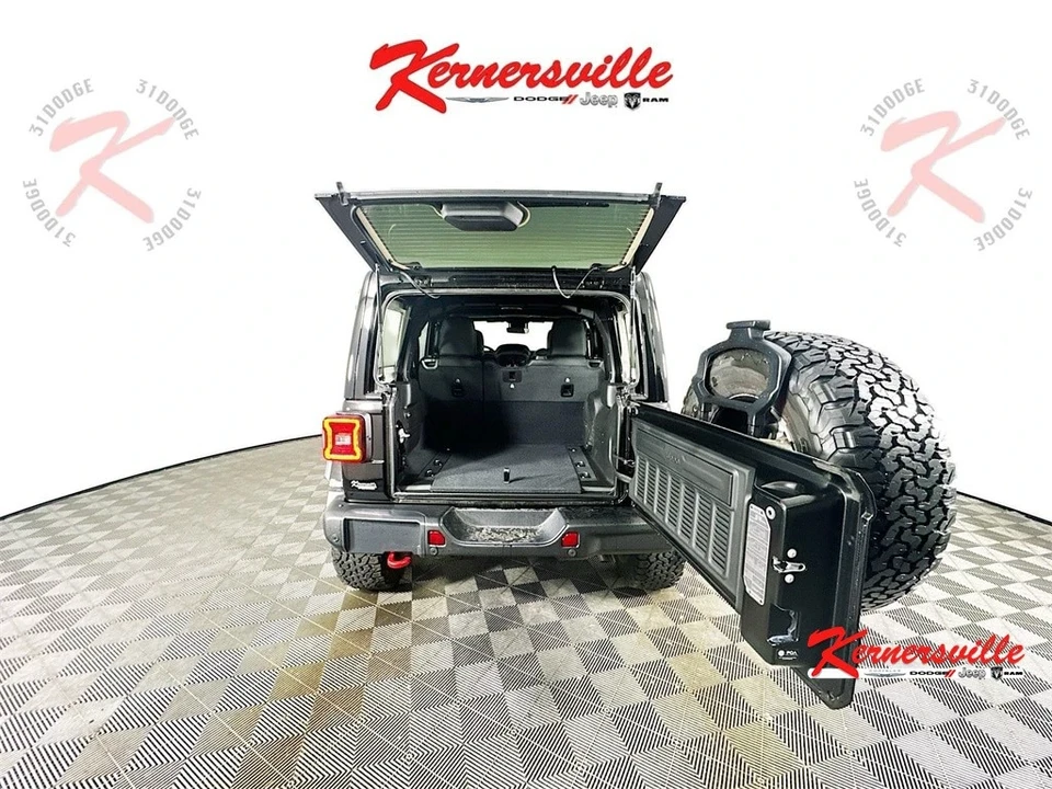 2025 Jeep JL Wrangler - Image 16 of 21