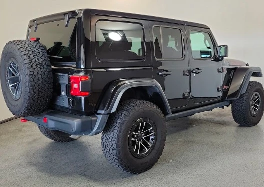 2025 Jeep JL Wrangler - Image 4 of 12