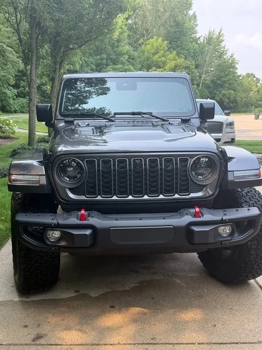2025 Jeep JL Wrangler - Image 2 of 10