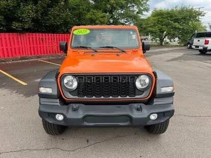 2025 Jeep JL Wrangler - Image 6 of 11