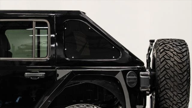 2025 Jeep JL Wrangler - Image 19 of 21