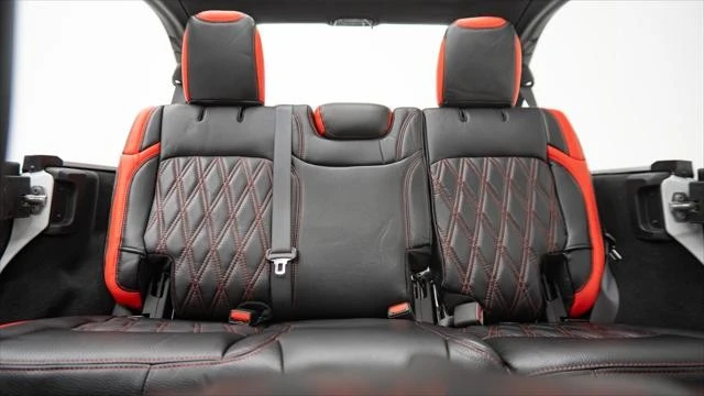 2025 Jeep JL Wrangler - Image 17 of 21