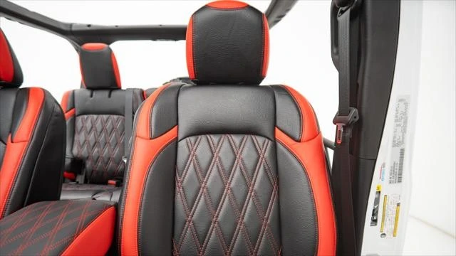 2025 Jeep JL Wrangler - Image 14 of 21