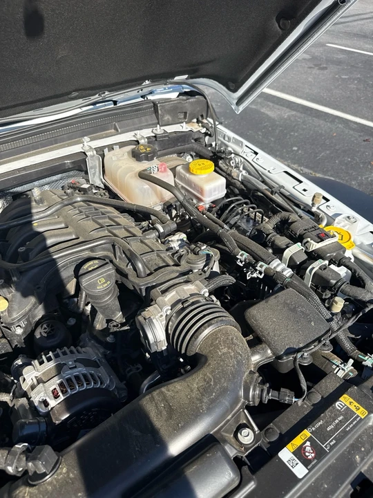 2025 Jeep JL Wrangler - Image 9 of 10