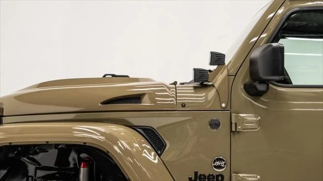 2025 Jeep JL Wrangler - Image 15 of 21
