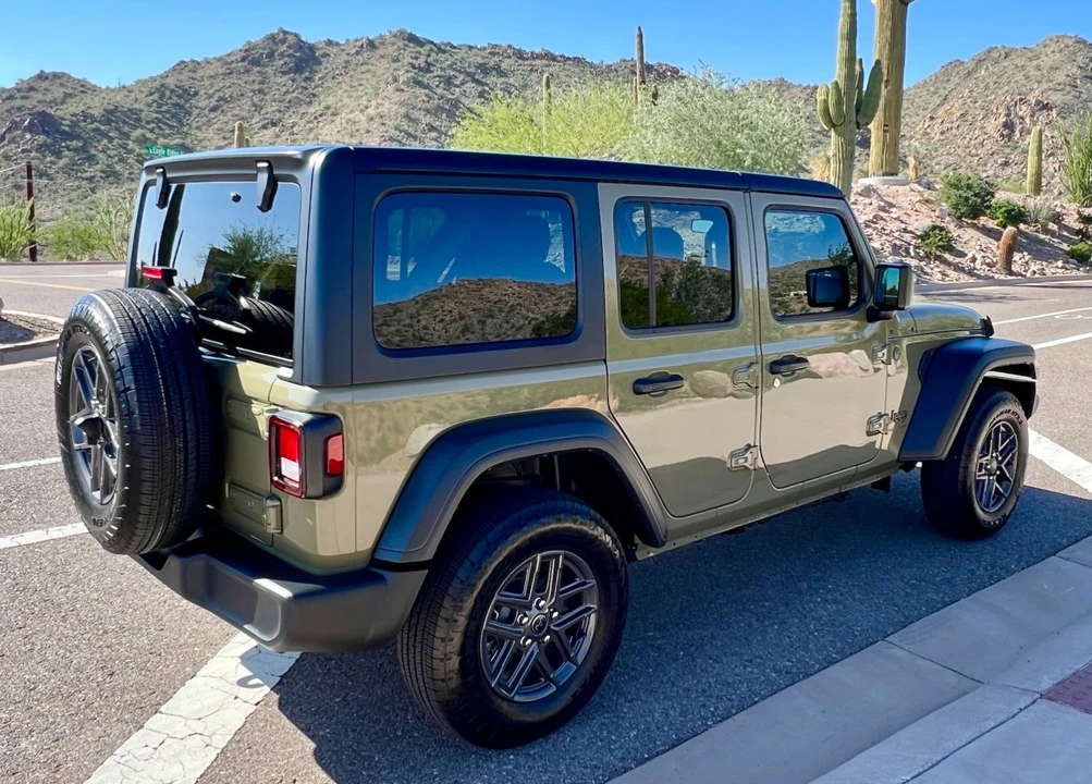 2025 Jeep JL Wrangler - Image 10 of 21