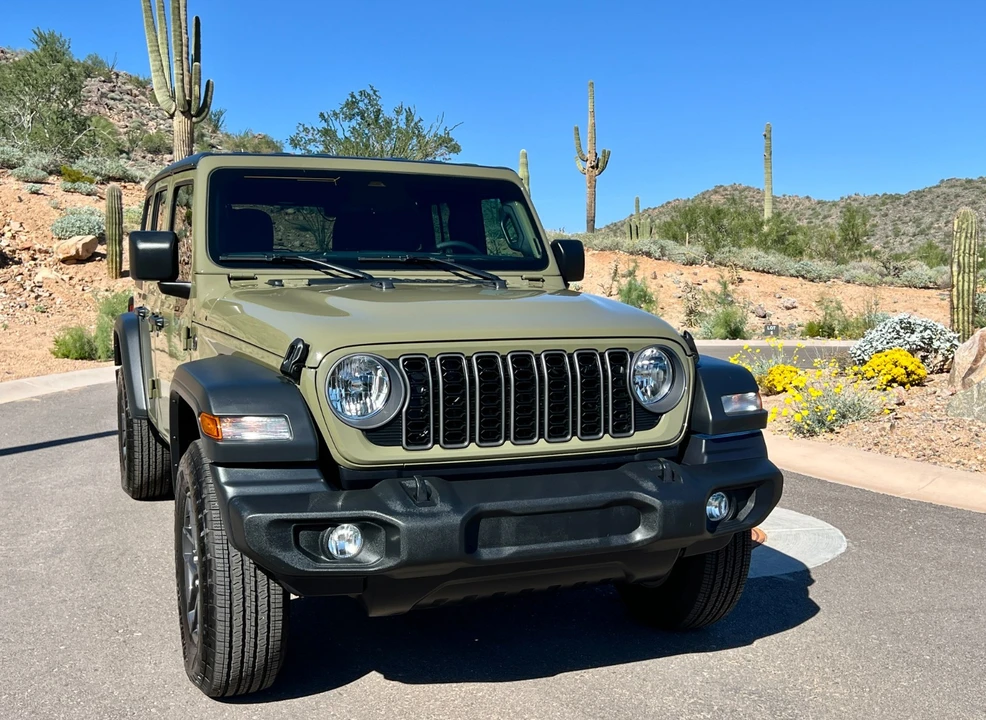 2025 Jeep JL Wrangler - Image 9 of 21