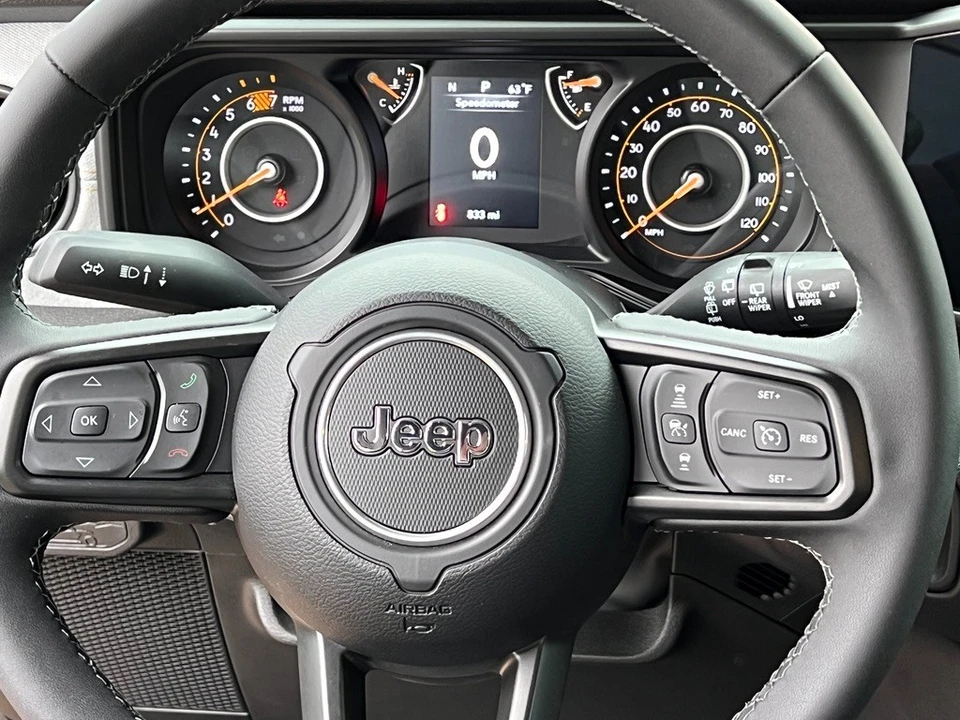 2025 Jeep JL Wrangler - Image 15 of 21