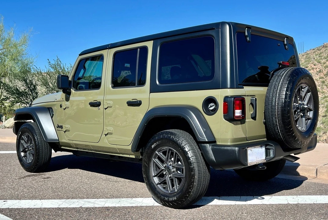 2025 Jeep JL Wrangler - Image 7 of 21