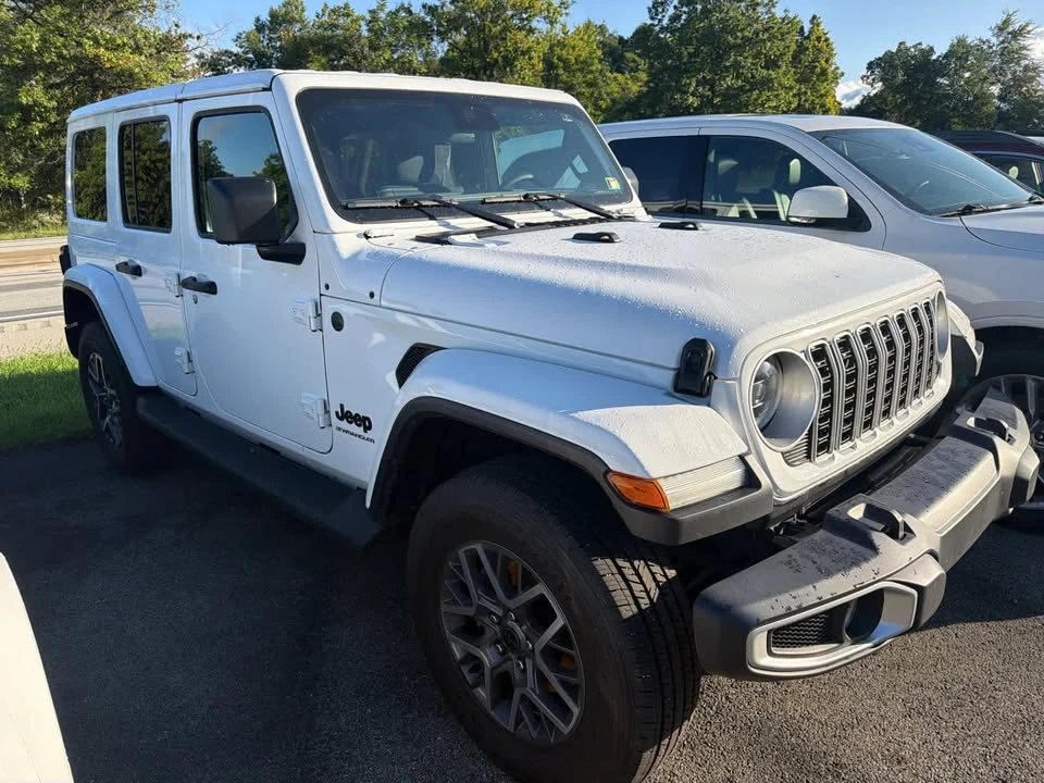 2025 Jeep JL Wrangler - Image 2 of 2