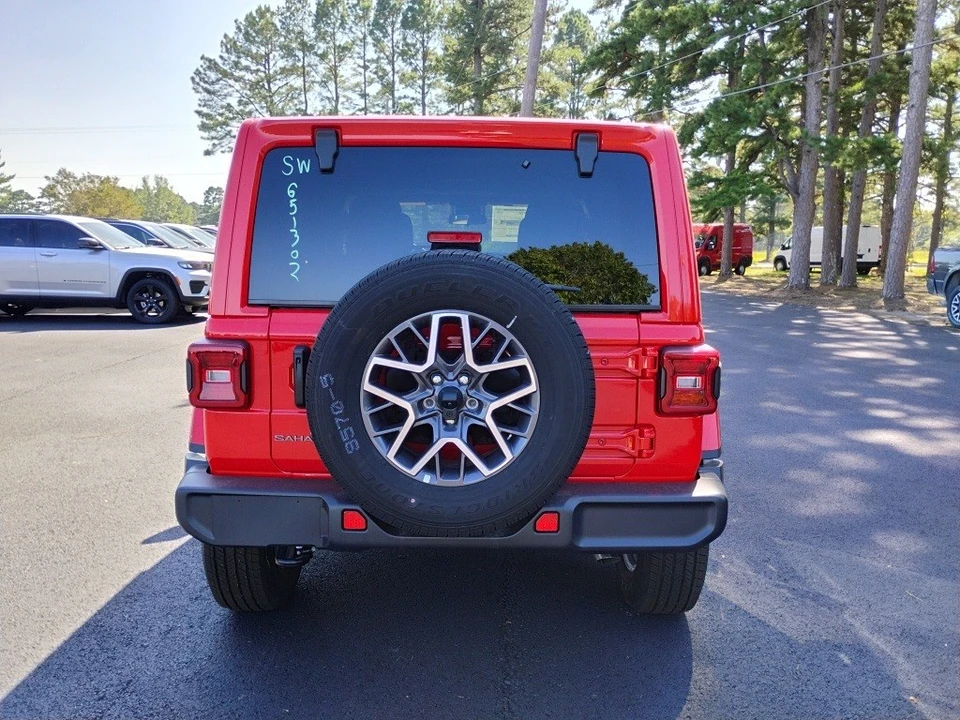 2025 Jeep JL Wrangler - Image 6 of 12