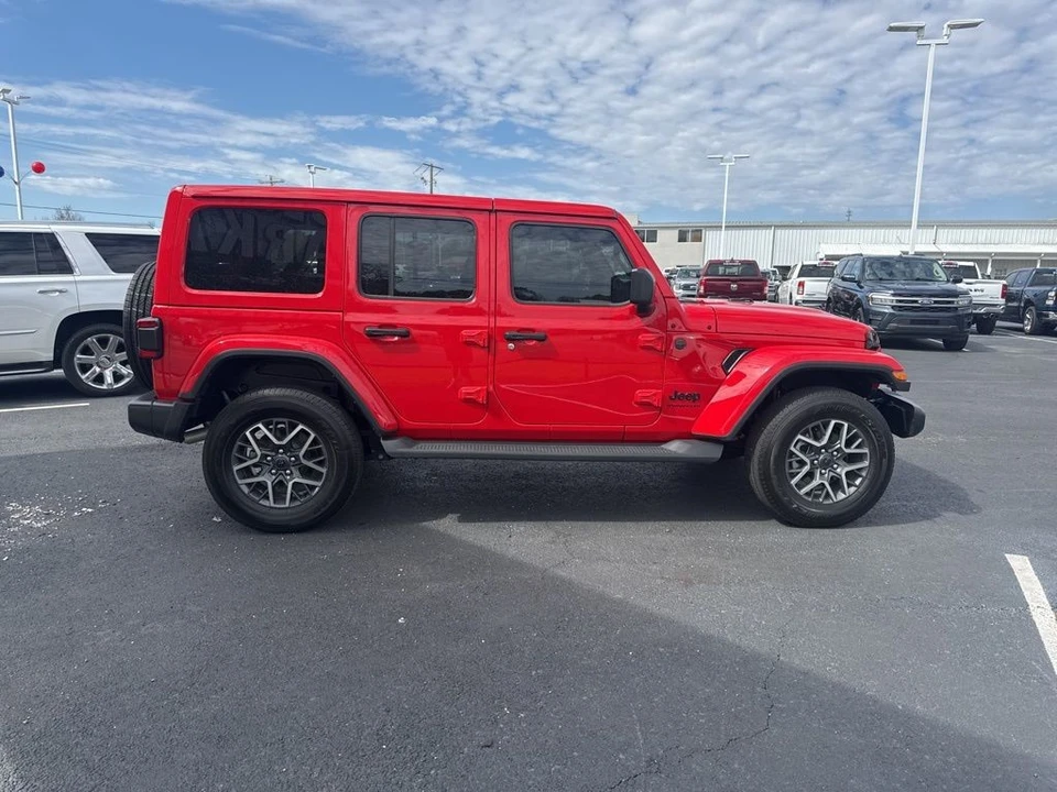 2025 Jeep JL Wrangler - Image 4 of 30