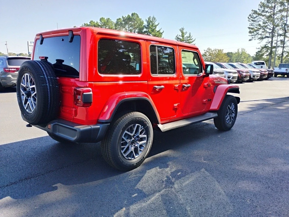 2025 Jeep JL Wrangler - Image 5 of 12