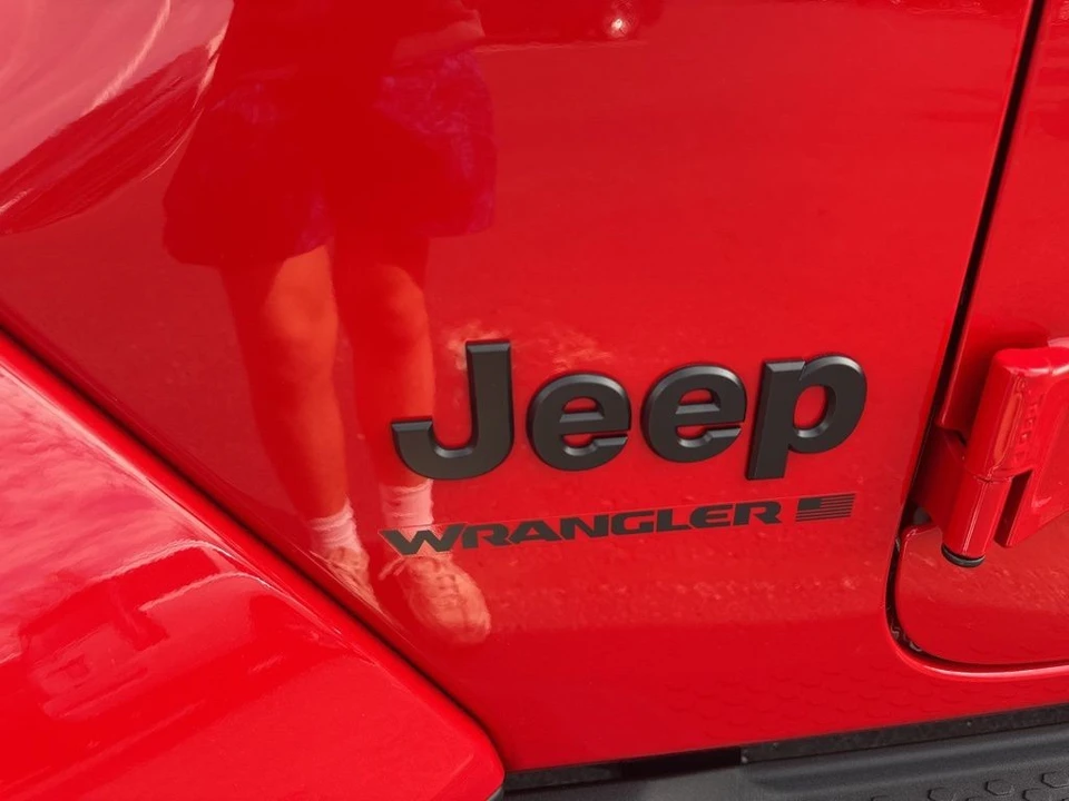 2025 Jeep JL Wrangler - Image 10 of 21