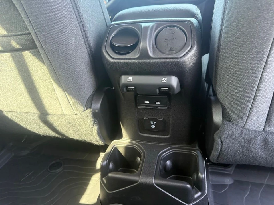 2025 Jeep JL Wrangler - Image 17 of 21