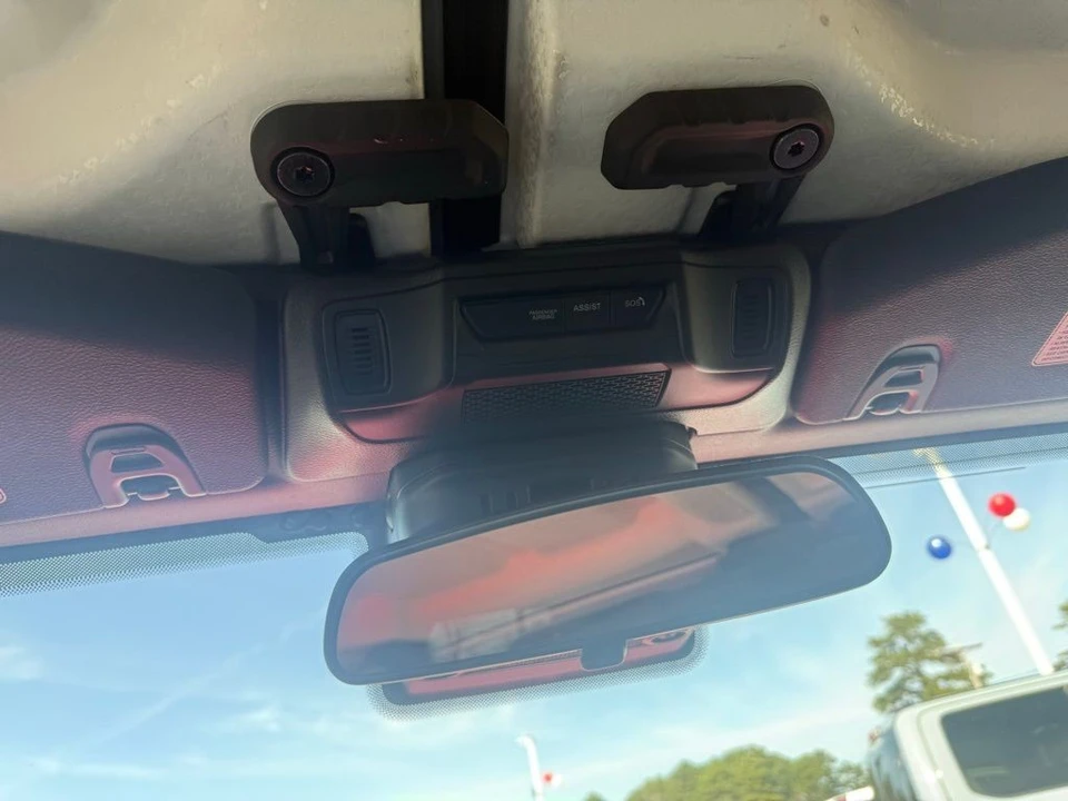 2025 Jeep JL Wrangler - Image 30 of 30