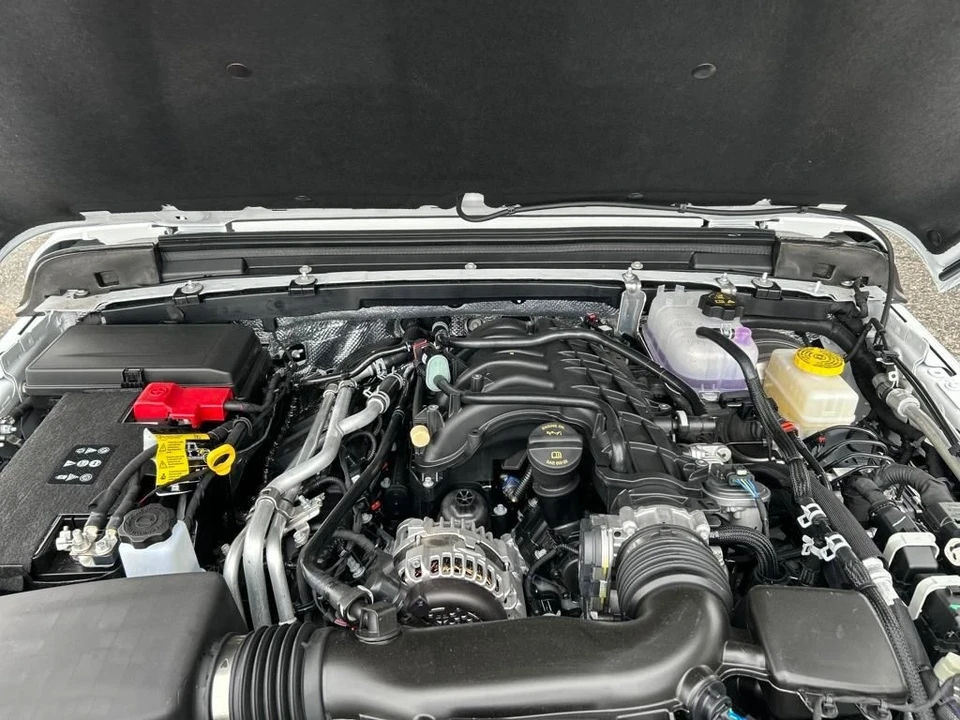 2025 Jeep JL Wrangler - Image 9 of 21