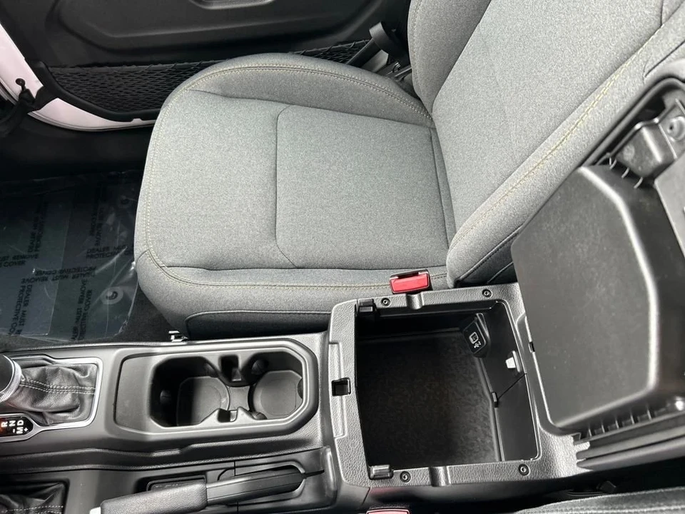 2025 Jeep JL Wrangler - Image 18 of 21