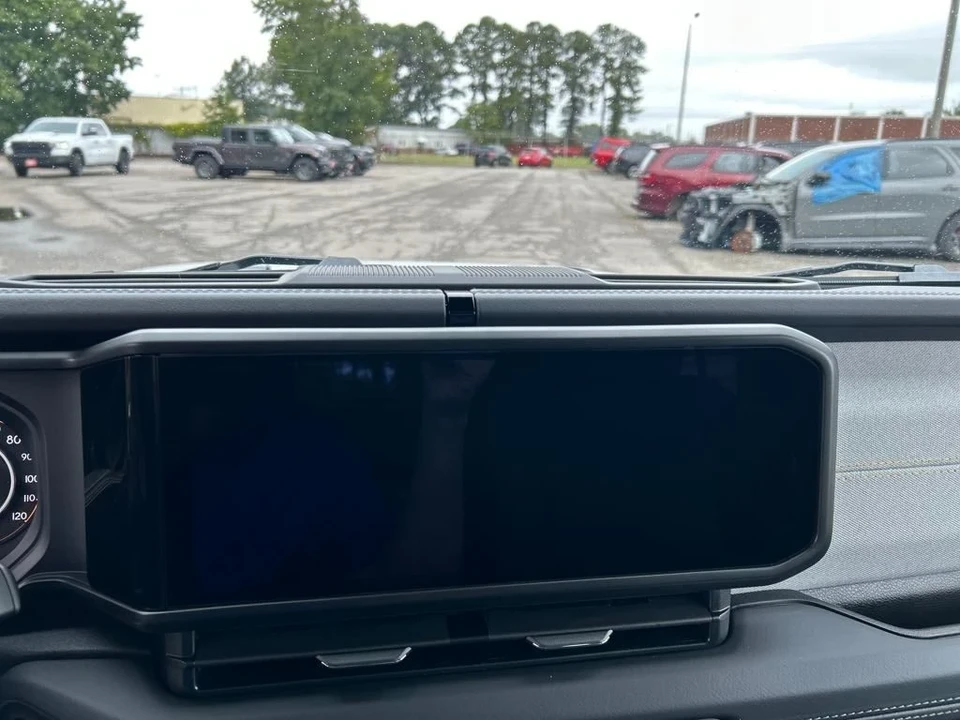 2025 Jeep JL Wrangler - Image 14 of 21