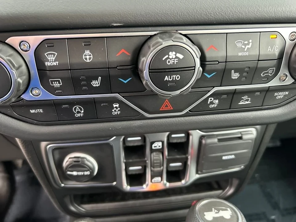 2025 Jeep JL Wrangler - Image 16 of 21