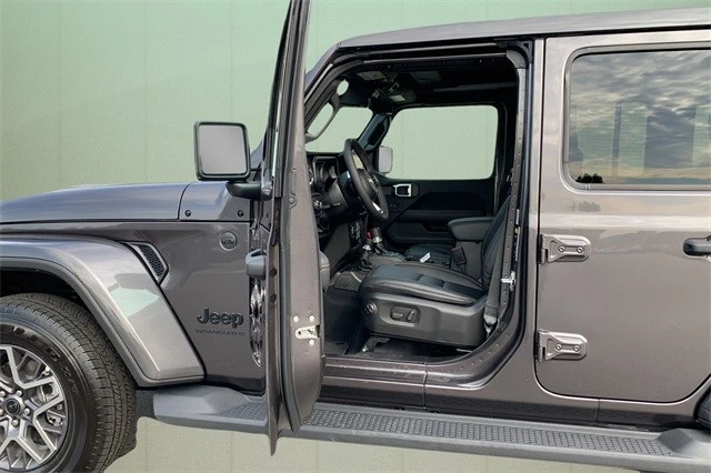 2025 Jeep JL Wrangler - Image 5 of 12