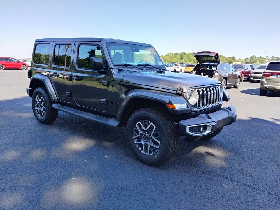 2025 Jeep JL Wrangler - Image 3 of 12