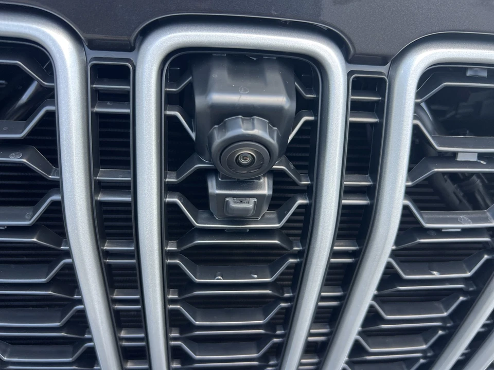 2025 Jeep JL Wrangler - Image 20 of 21