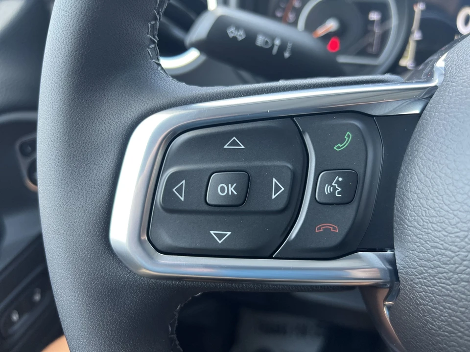 2025 Jeep JL Wrangler - Image 19 of 21
