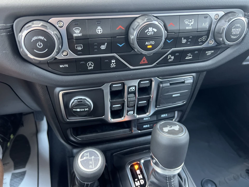 2025 Jeep JL Wrangler - Image 16 of 21