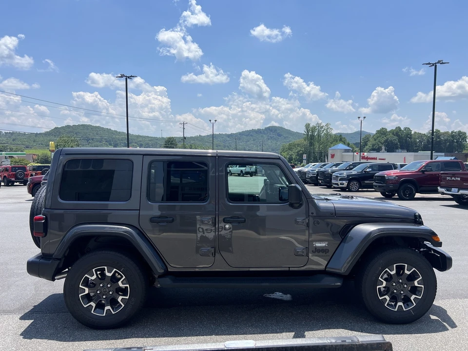 2025 Jeep JL Wrangler - Image 4 of 21