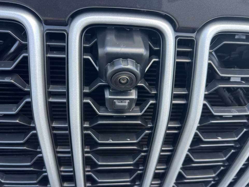 2025 Jeep JL Wrangler - Image 20 of 21