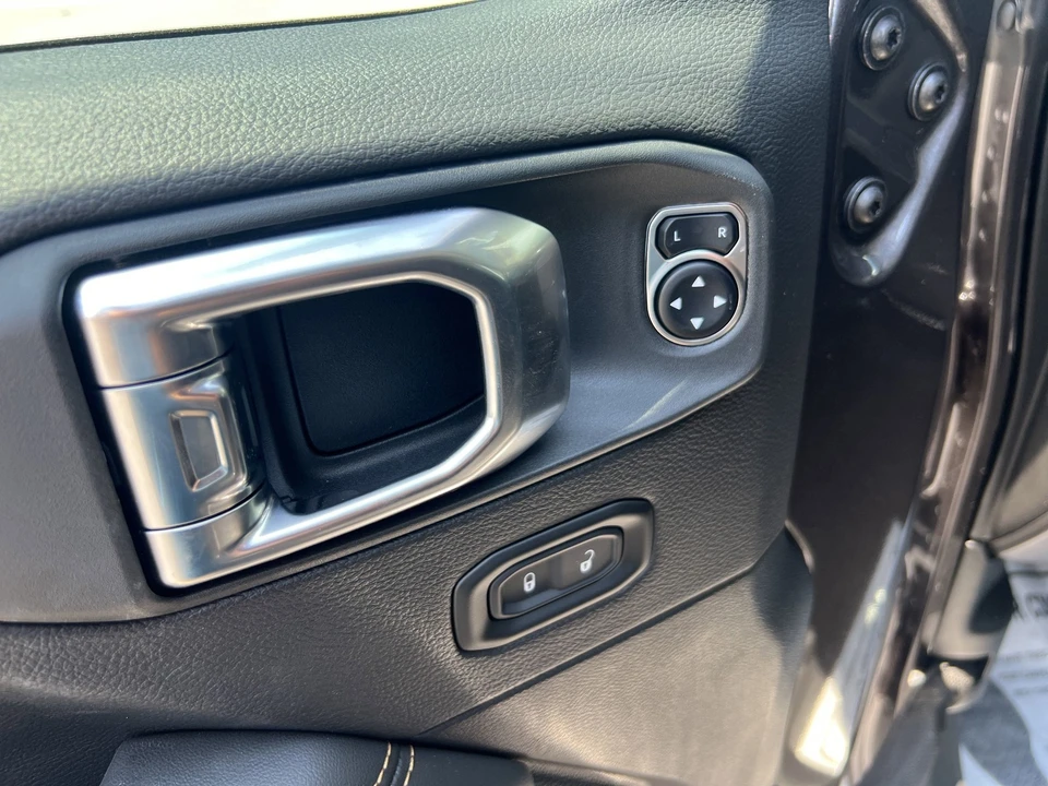 2025 Jeep JL Wrangler - Image 12 of 21