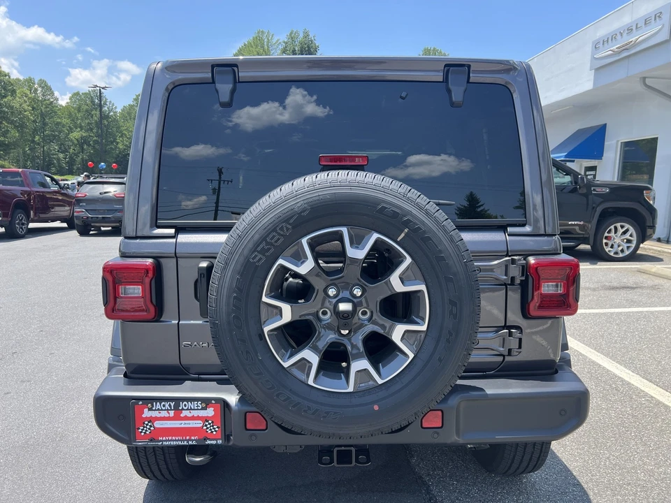 2025 Jeep JL Wrangler - Image 2 of 21