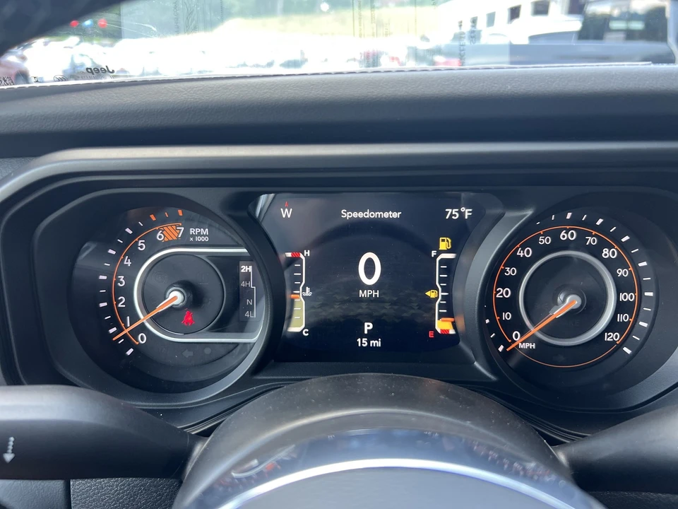 2025 Jeep JL Wrangler - Image 17 of 21