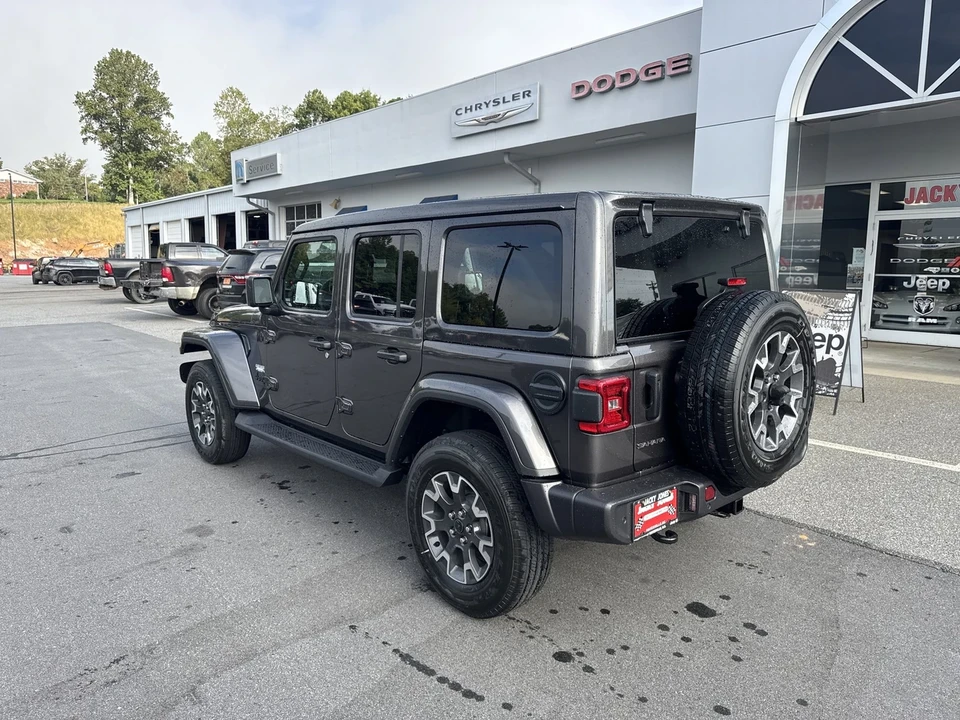 2025 Jeep JL Wrangler - Image 2 of 21