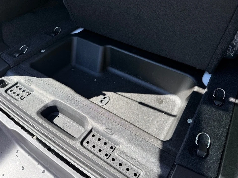 2025 Jeep JL Wrangler - Image 19 of 21