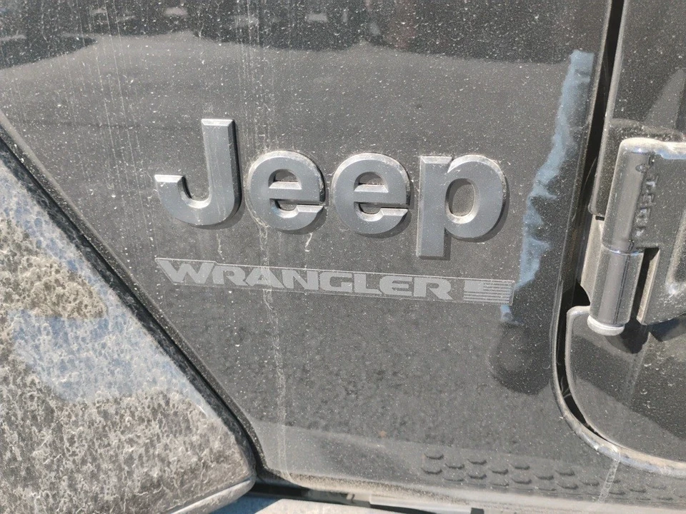 2025 Jeep JL Wrangler - Image 10 of 12